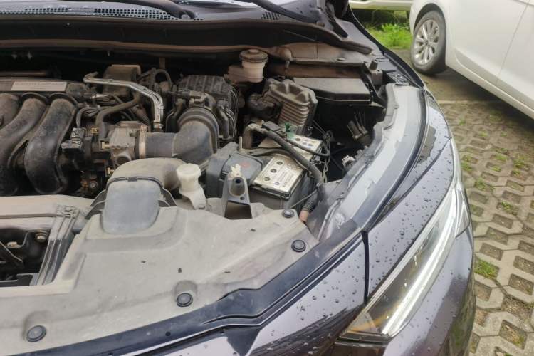 Used Honda Vezel 2022 1.5L CVT Phantom Night Pioneer Edition Engine Bay Left