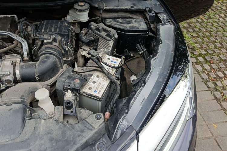 Used Honda Vezel 2022 1.5L CVT Phantom Night Pioneer Edition Engine Bay Left