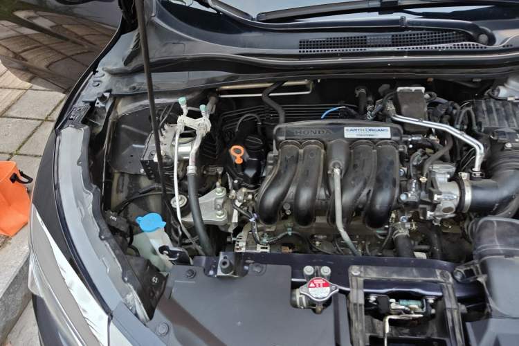Used Honda Vezel 2022 1.5L CVT Phantom Night Pioneer Edition Engine Bay Right