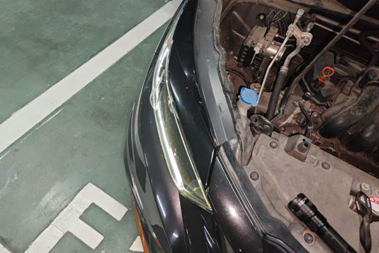 Used Honda Vezel 2022 1.5L CVT Phantom Night Pioneer Edition Engine Bay Right