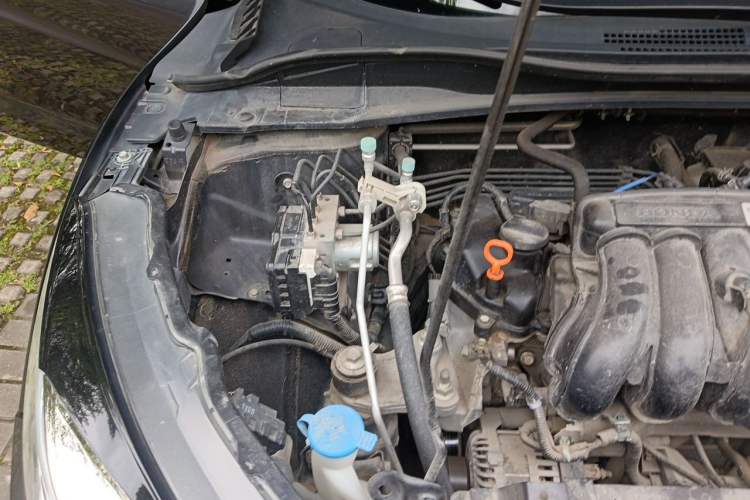 Used Honda Vezel 2022 1.5L CVT Phantom Night Pioneer Edition Engine Bay Right