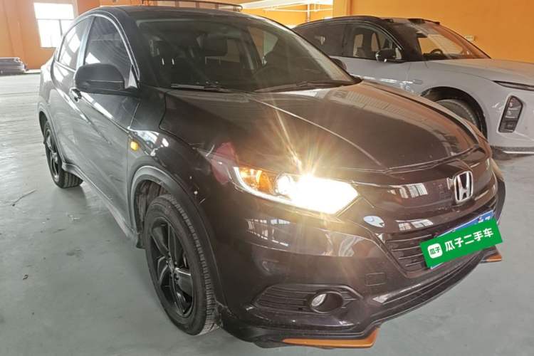 Used Honda Vezel 2022 1.5L CVT Phantom Night Pioneer Edition Front Right 45 Deg