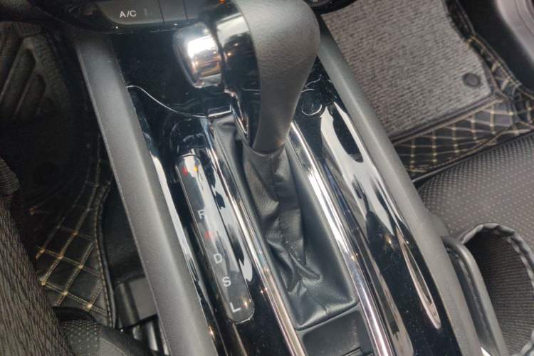 Used Honda Vezel 2022 1.5L CVT Elite Smart Edition Gear Lever