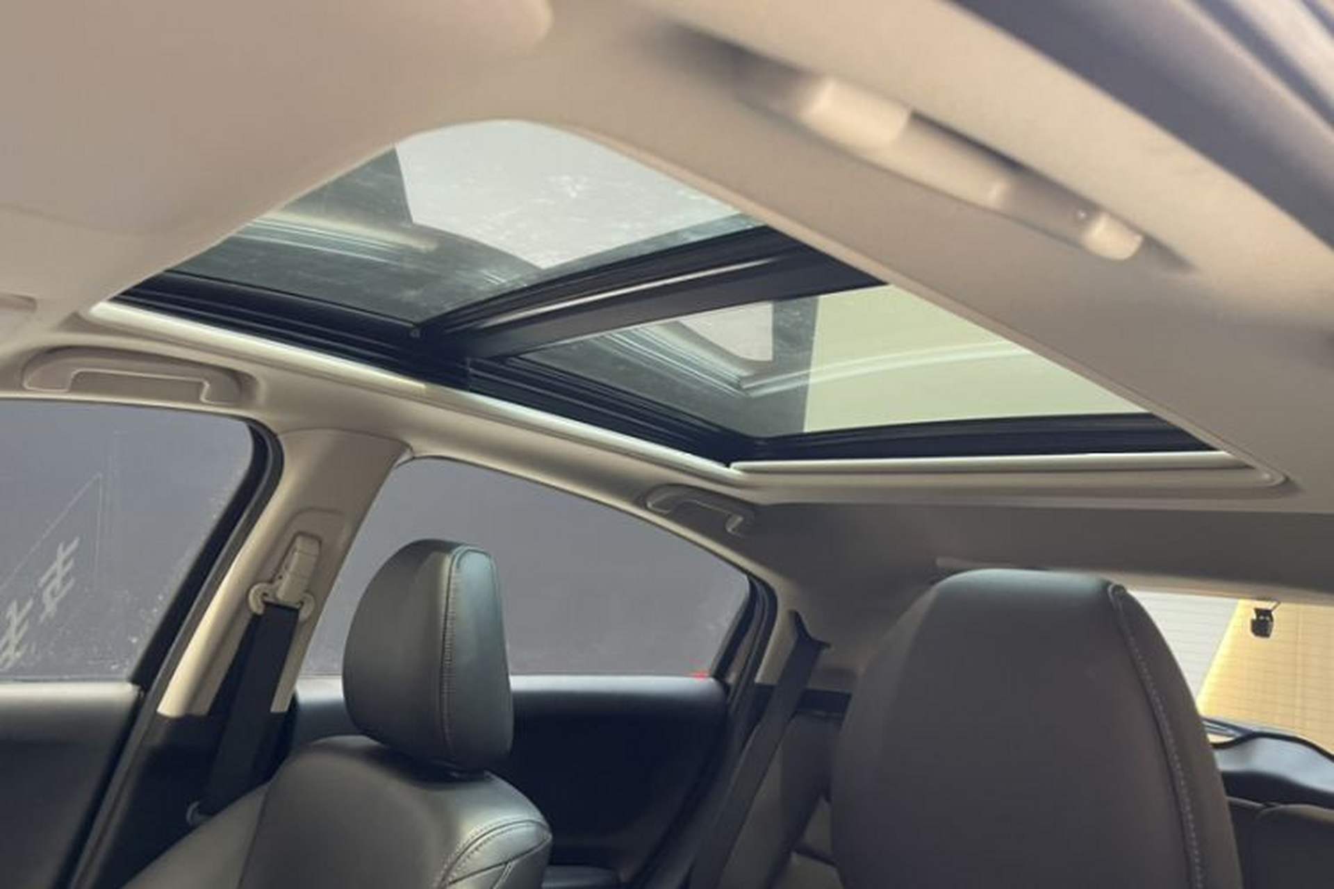 Used Honda Vezel 2022 1.5L CVT Phantom Night Pioneer Edition Headliner