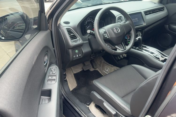 Used Honda Vezel 2022 1.5L CVT Phantom Night Pioneer Edition Interior 2