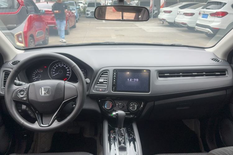 Used Honda Vezel 2022 1.5L CVT Phantom Night Pioneer Edition Interior 3