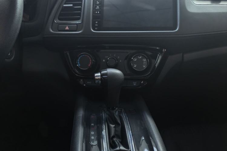 Used Honda Vezel 2022 1.5L CVT Phantom Night Pioneer Edition Interior 3