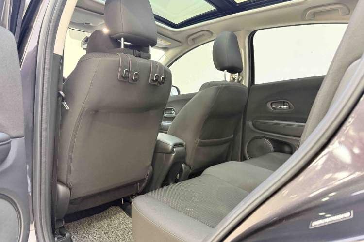 Used Honda Vezel 2022 1.5L CVT Elite Smart Edition Interior 4