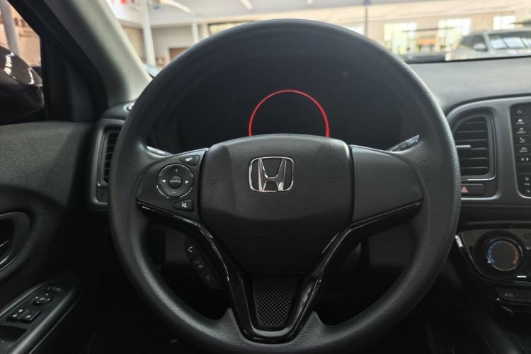 Used Honda Vezel 2022 1.5L CVT Phantom Night Pioneer Edition Interior 4