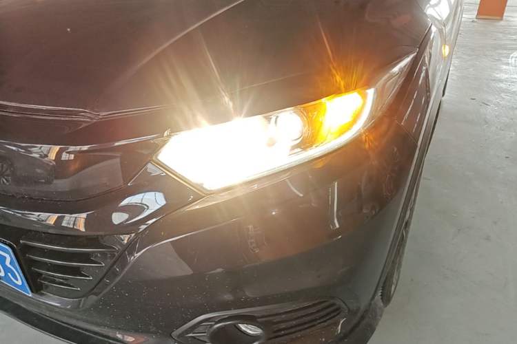 Used Honda Vezel 2022 1.5L CVT Phantom Night Pioneer Edition Left Front Headlight