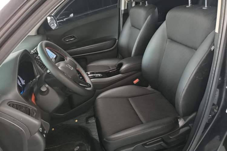 Used Honda Vezel 2022 1.5L CVT Phantom Night Pioneer Edition Left Front Seat