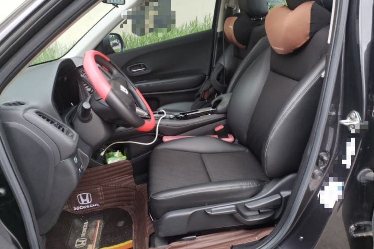 Used Honda Vezel 2022 1.5L CVT Phantom Night Pioneer Edition Left Front Seat