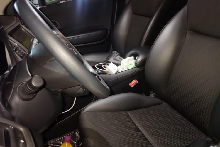Used Honda Vezel 2022 1.5L CVT Phantom Night Pioneer Edition Left Front Seat