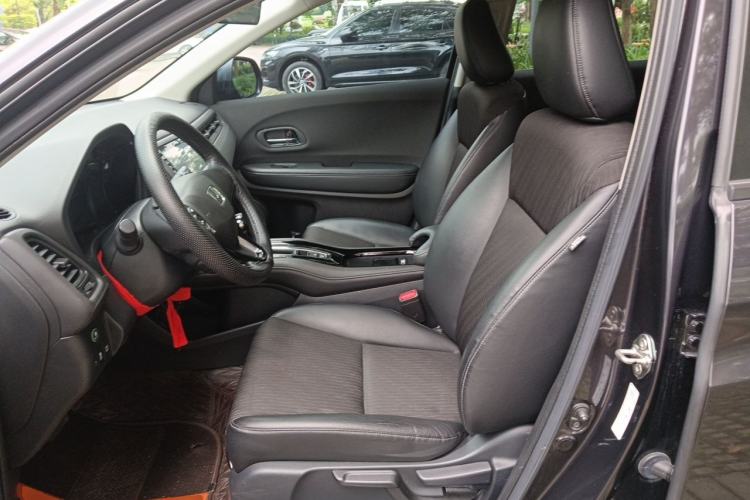 Used Honda Vezel 2022 1.5L CVT Phantom Night Pioneer Edition Left Front Seat