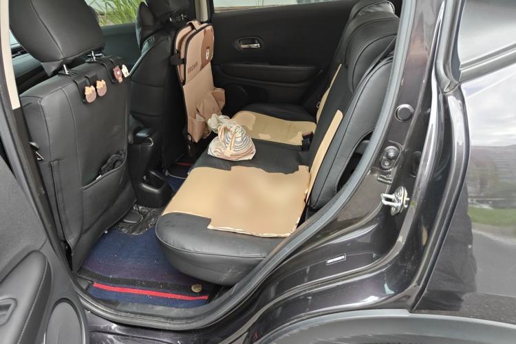 Used Honda Vezel 2022 1.5L CVT Phantom Night Pioneer Edition Left Rear Seat