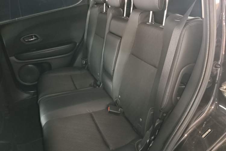 Used Honda Vezel 2022 1.5L CVT Phantom Night Pioneer Edition Left Rear Seat