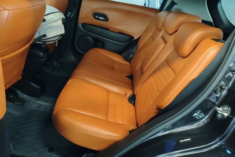 Used Honda Vezel 2022 1.5L CVT Phantom Night Pioneer Edition Left Rear Seat