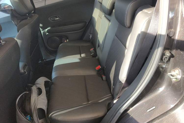 Used Honda Vezel 2022 1.5L CVT Phantom Night Pioneer Edition Left Rear Seat