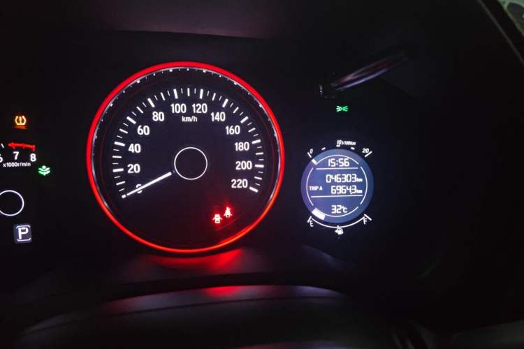 Used Honda Vezel 2022 1.5L CVT Phantom Night Pioneer Edition Odometer Close Up