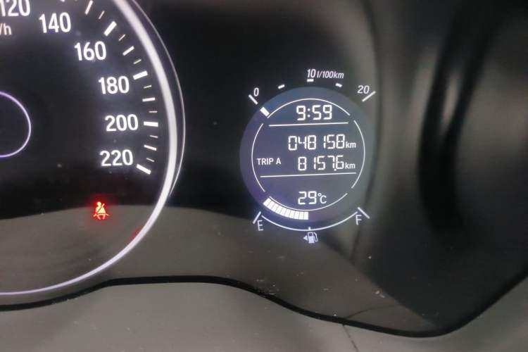Used Honda Vezel 2022 1.5L CVT Phantom Night Pioneer Edition Odometer Close Up