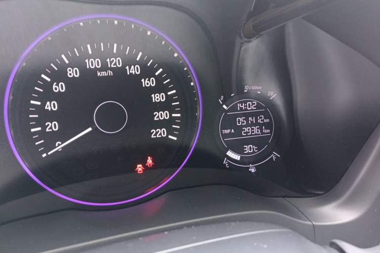 Used Honda Vezel 2022 1.5L CVT Phantom Night Pioneer Edition Odometer Close Up