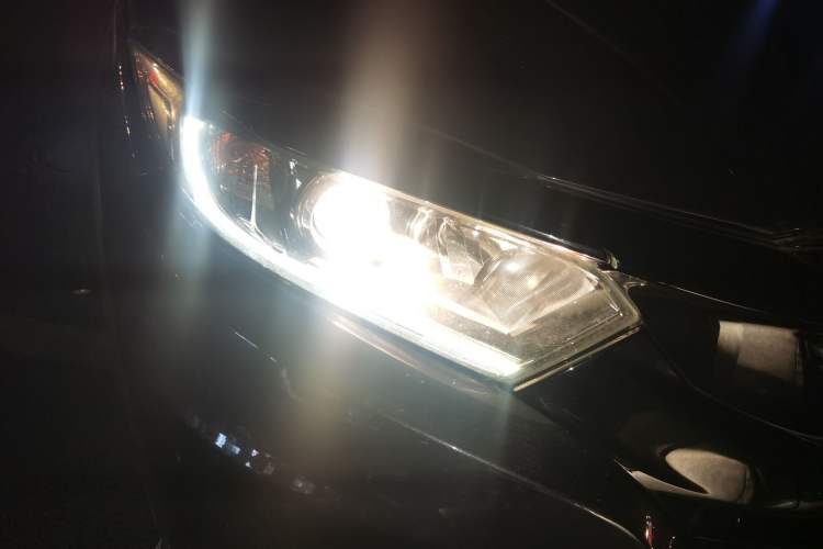 Used Honda Vezel 2022 1.5L CVT Phantom Night Pioneer Edition Right Front Headlight