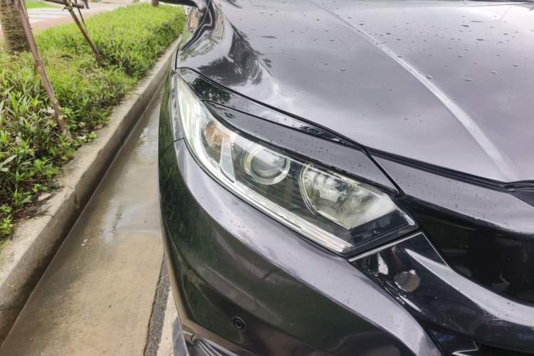 Used Honda Vezel 2022 1.5L CVT Phantom Night Pioneer Edition Right Front Headlight