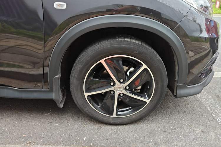 Used Honda Vezel 2022 1.5L CVT Phantom Night Pioneer Edition Right Front Wheel Hub