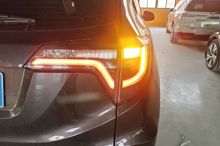 Used Honda Vezel 2022 1.5L CVT Phantom Night Pioneer Edition Right Rear Taillight