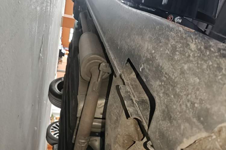 Used Honda Vezel 2022 1.5L CVT Phantom Night Pioneer Edition Right Side Sill