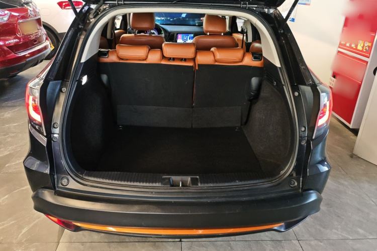 Used Honda Vezel 2022 1.5L CVT Phantom Night Pioneer Edition Trunk