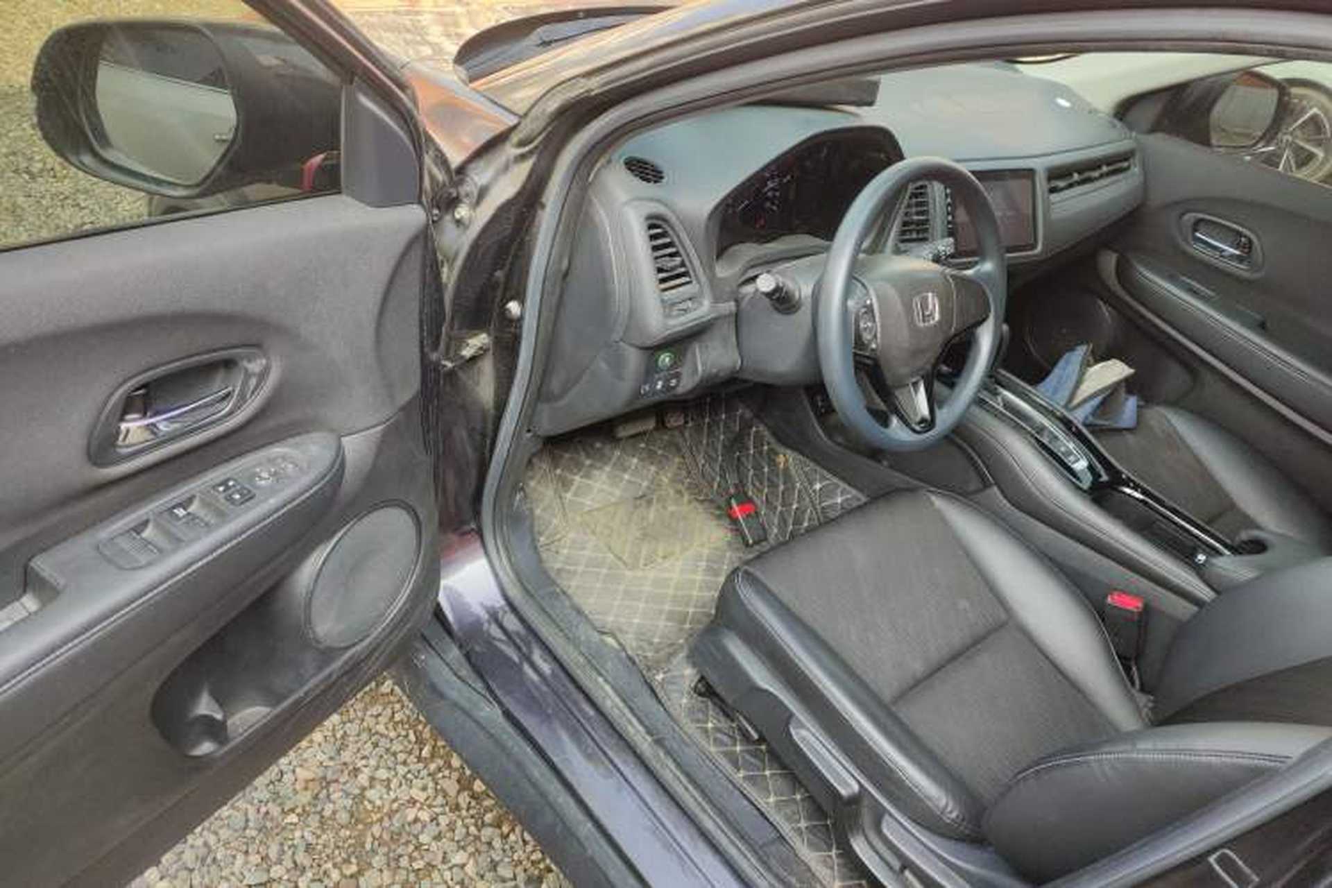Used Honda Vezel 2022 1.5L CVT Phantom Night Pioneer Edition Driver Seat