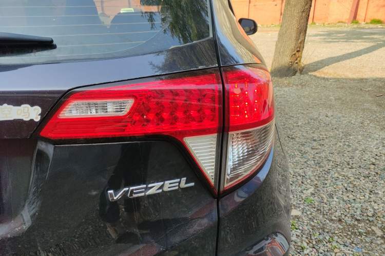 Used Honda Vezel 2022 1.5L CVT Phantom Night Pioneer Edition Exterior 3