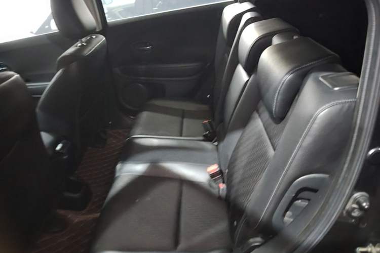 Used Honda Vezel 2022 1.5L CVT Phantom Night Pioneer Edition Left Rear Seat