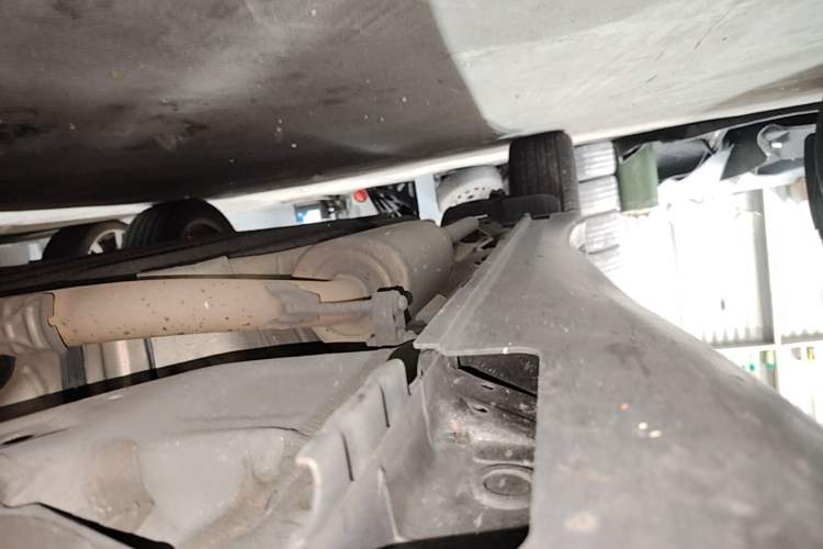 Used Honda Vezel 2022 1.5L CVT Phantom Night Pioneer Edition Right Side Sill