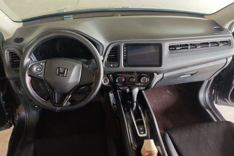 Used Honda Vezel 2022 1.5L CVT Elite Smart Edition Center Console