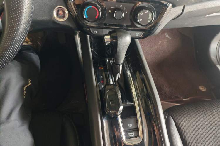 Used Honda Vezel 2022 1.5L CVT Elite Smart Edition Gear Lever
