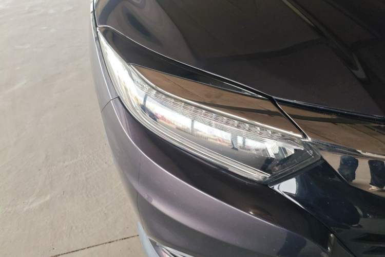 Used Honda Vezel 2022 1.5L CVT Elite Smart Edition Right Front Headlight