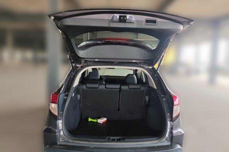 Used Honda Vezel 2022 1.5L CVT Elite Smart Edition Trunk