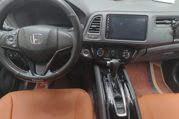 Used Honda Vezel 2022 1.5L CVT Phantom Night Pioneer Edition Center Console