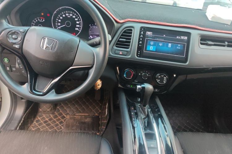 Used Honda Vezel 2022 1.5L CVT Phantom Night Pioneer Edition Center Console