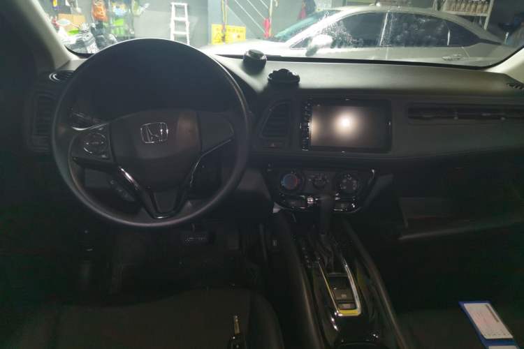Used Honda Vezel 2022 1.5L CVT Elite Smart Edition Center Console