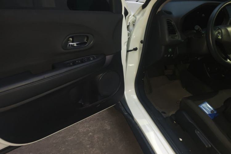 Used Honda Vezel 2022 1.5L CVT Elite Smart Edition Driver Seat