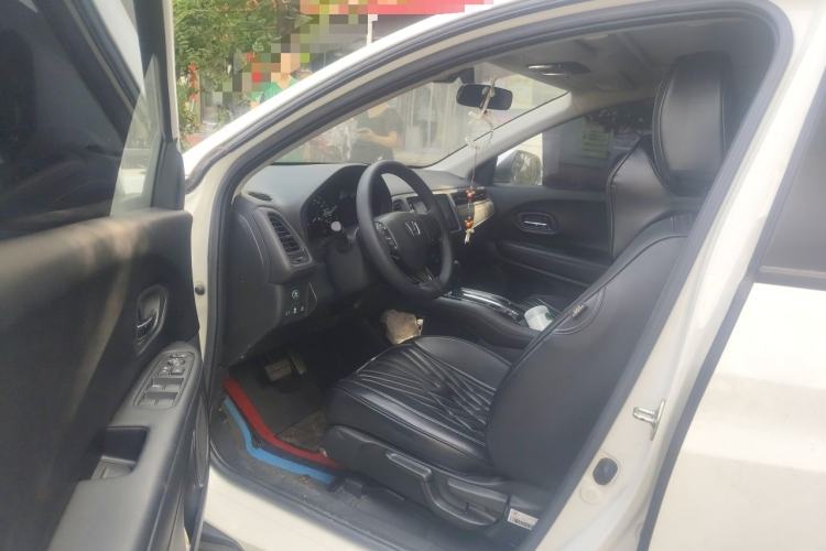 Used Honda Vezel 2022 1.5L CVT Phantom Night Pioneer Edition Driver Seat