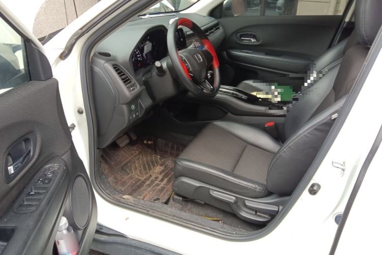 Used Honda Vezel 2022 1.5L CVT Phantom Night Pioneer Edition Driver Seat