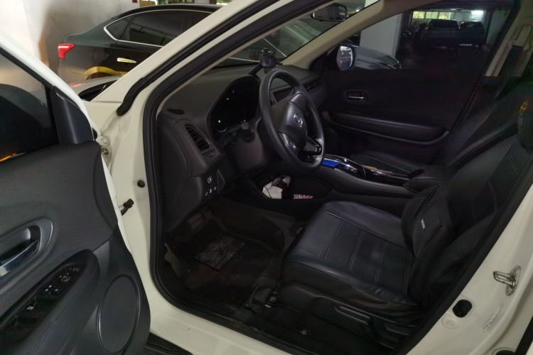 Used Honda Vezel 2022 1.5L CVT Elite Smart Edition Driver Seat