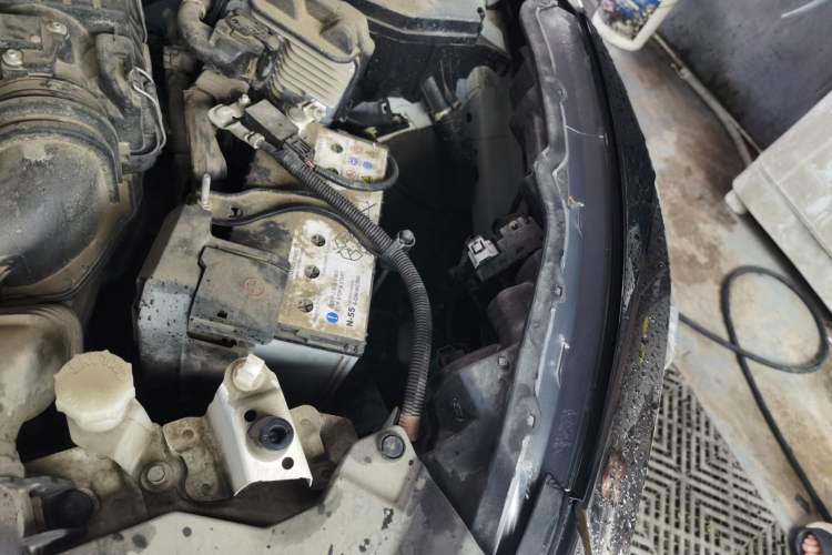 Used Honda Vezel 2022 1.5L CVT Elite Smart Edition Engine Bay Left