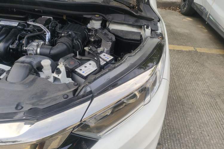 Used Honda Vezel 2022 1.5L CVT Elite Smart Edition Engine Bay Left