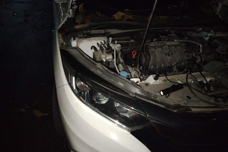 Used Honda Vezel 2022 1.5L CVT Phantom Night Pioneer Edition Engine Bay Right
