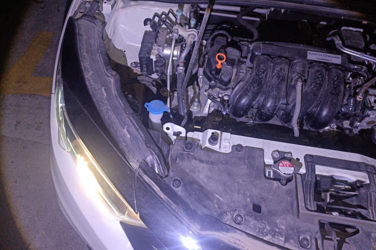 Used Honda Vezel 2022 1.5L CVT Elite Smart Edition Engine Bay Right